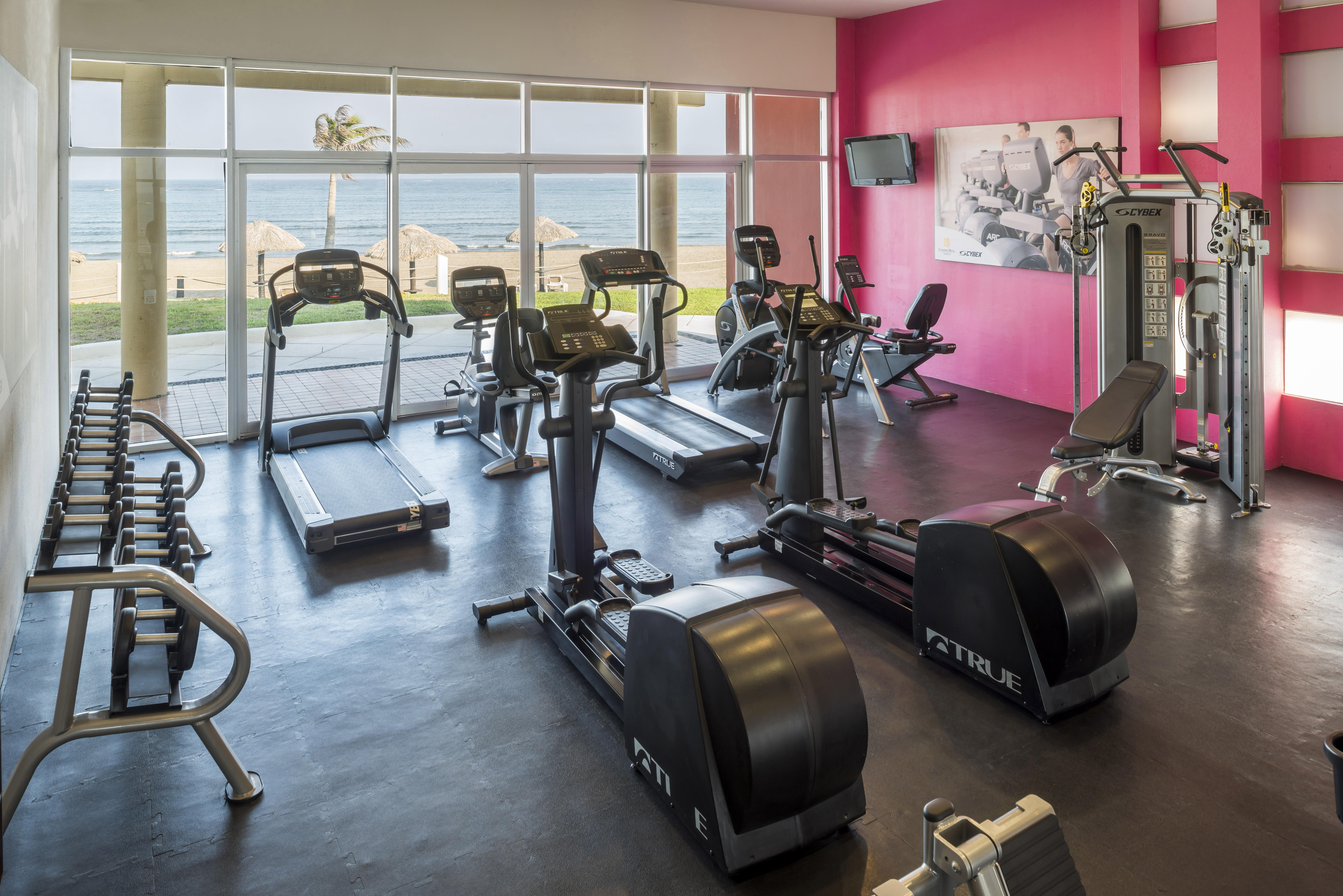 Camino Real Veracruz Exteriör bild The gym at the hotel