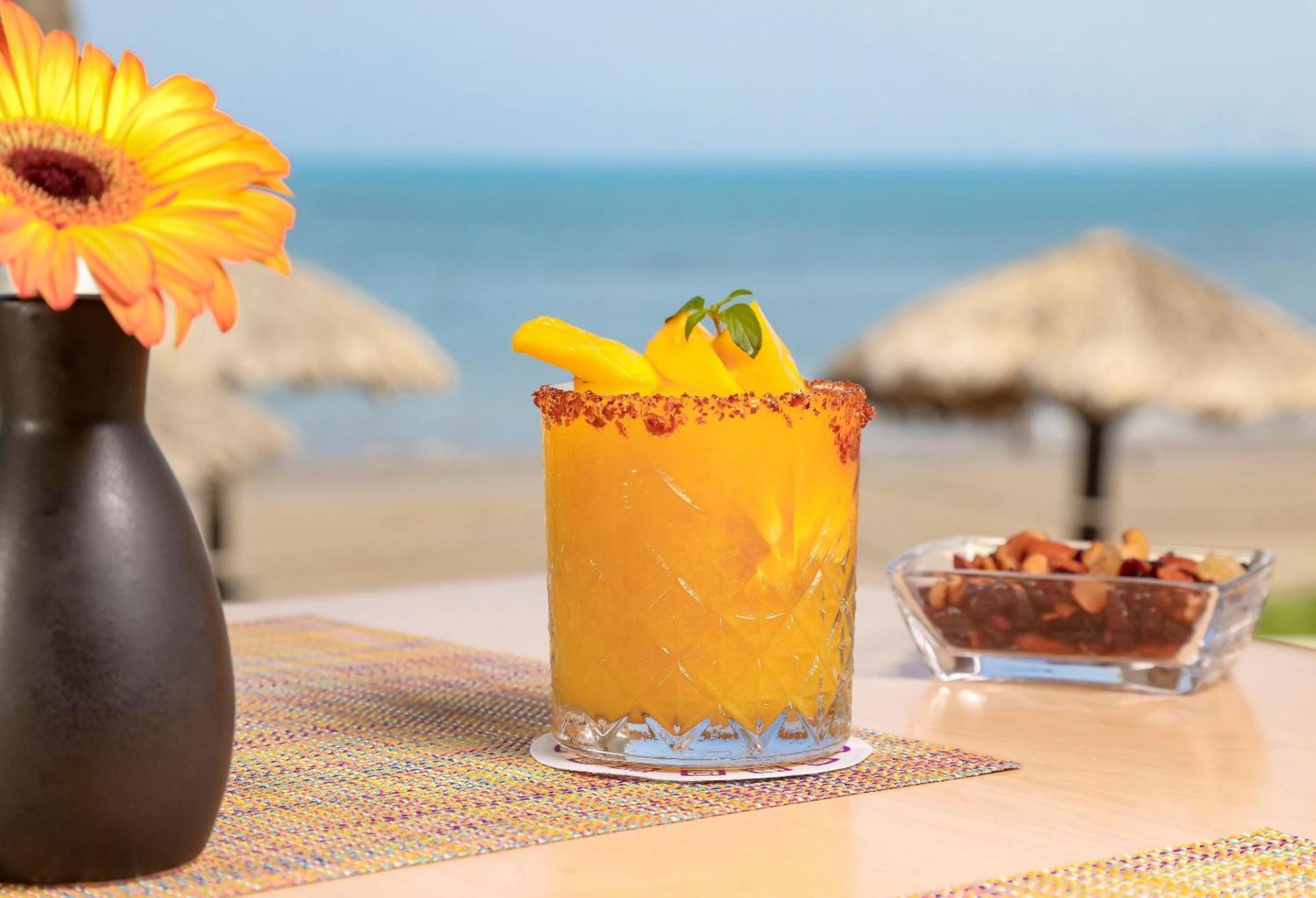 Camino Real Veracruz Exteriör bild A mango margarita